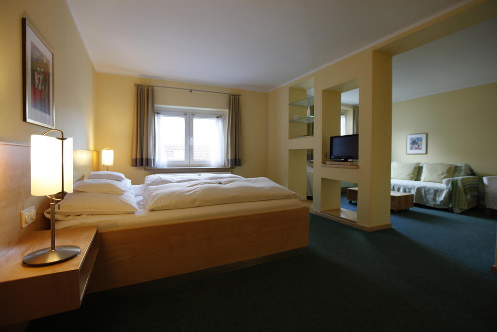 马尔科特3号酒店 莱茵河畔的巴特霍内夫 客房 照片