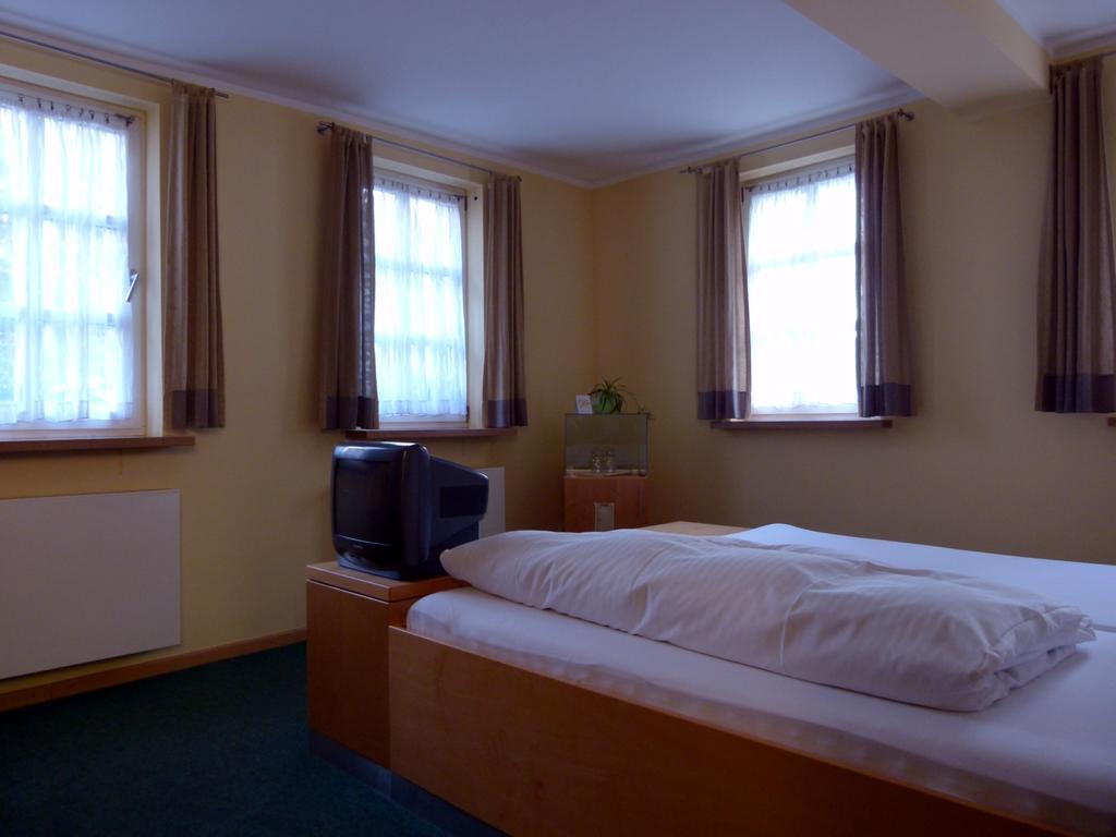 马尔科特3号酒店 莱茵河畔的巴特霍内夫 客房 照片